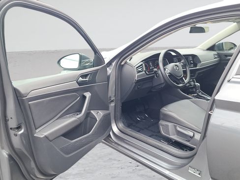 Used 2019 Volkswagen Jetta SE FWD image 9