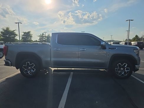 Used 2024 GMC Sierra 1500 SLT w/ SLT Convenience Package AWD/4WD image 5