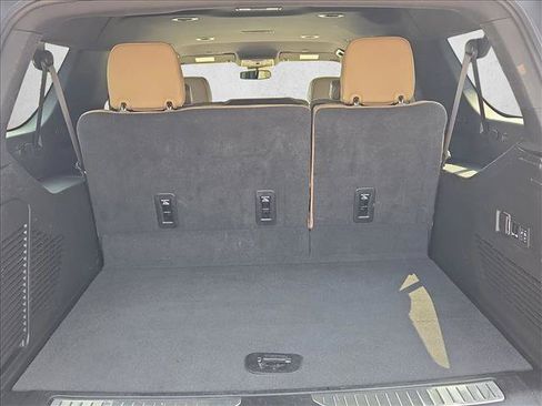 Used 2024 Chevrolet Suburban Premier AWD/4WD image 6
