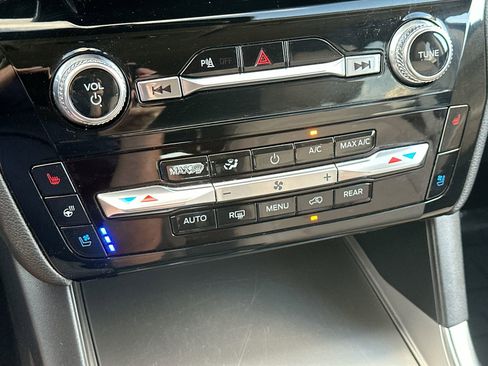 Used 2024 Ford Explorer Limited image 13