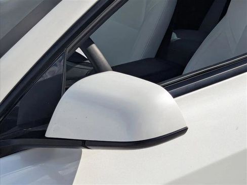 Used 2022 Tesla Model 3 Performance image 15