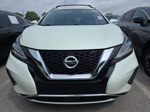 Used 2019 Nissan Murano SV image 2