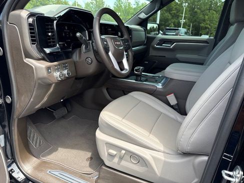 Used 2026 GMC Sierra 1500 SLT AWD/4WD image 16