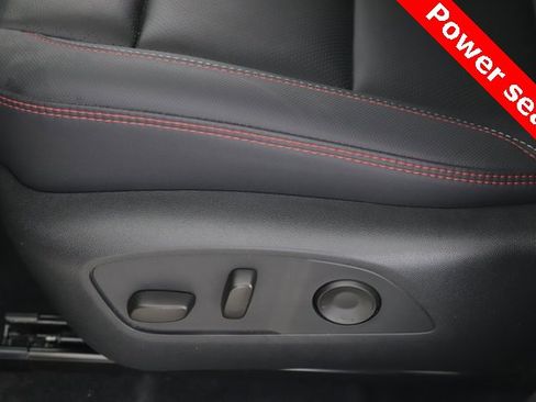 Used 2025 Chevrolet Traverse RS image 19