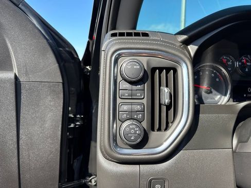 Used 2021 Chevrolet Silverado 1500 LT Trail Boss w/ LT Trail Boss Premium Package AWD/4WD image 12
