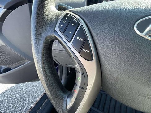Used 2013 Hyundai Elantra GLS w/ Preferred Pkg FWD image 16