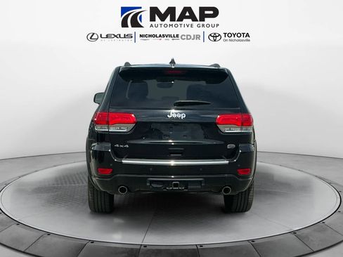 Used 2018 Jeep Grand Cherokee Overland AWD/4WD image 4