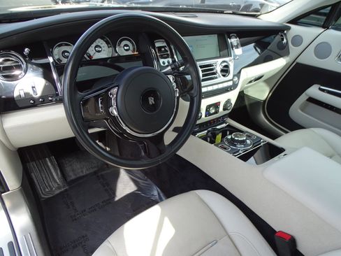 Used 2015 Rolls-Royce Wraith RWD image 11
