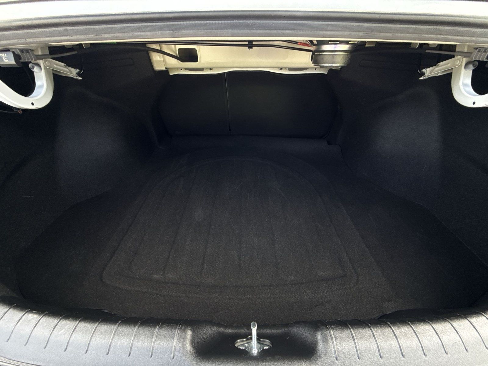 Certified 2025 Hyundai Elantra Limited FWD image 27