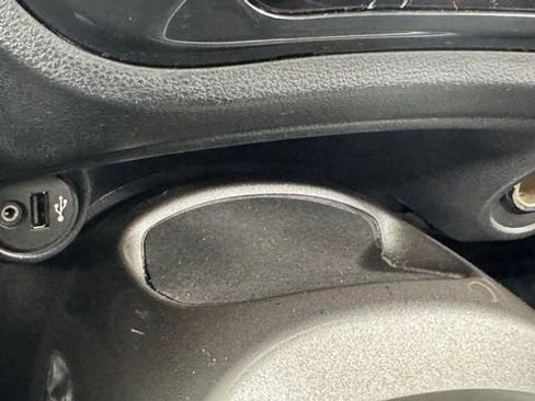 Used 2011 Nissan Juke SV FWD image 26