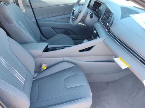 New 2026 Hyundai Elantra SEL Sport FWD image 20