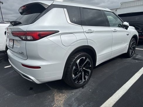 Used 2024 Mitsubishi Outlander SEL Black Edition image 4