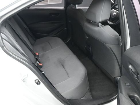 Used 2022 Toyota Corolla LE image 12