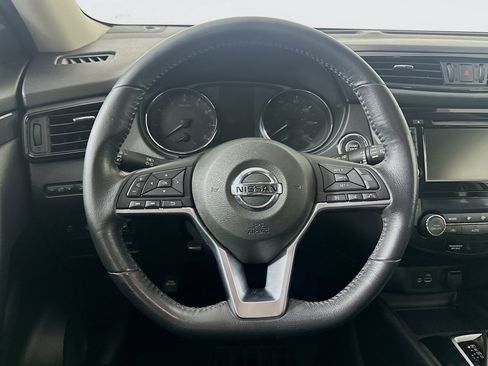 Used 2019 Nissan Rogue SV image 18