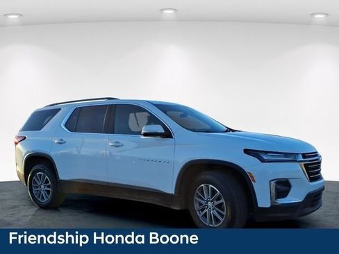 Used 2023 Chevrolet Traverse LT FWD image 5