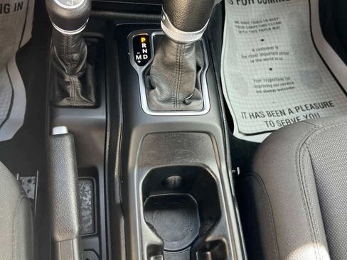Used 2022 Jeep Wrangler Sport image 21