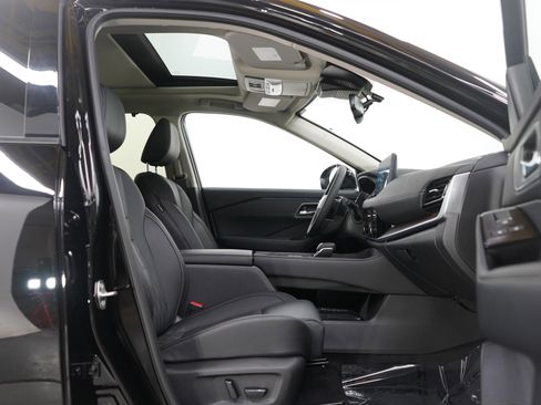 Used 2026 Nissan Rogue Platinum w/ Platinum Premium Package image 11