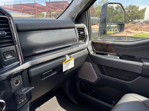 New 2025 Ford F350 Lariat w/ Lariat Ultimate Package image 35