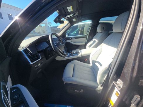 Used 2023 BMW X5 xDrive40i image 10