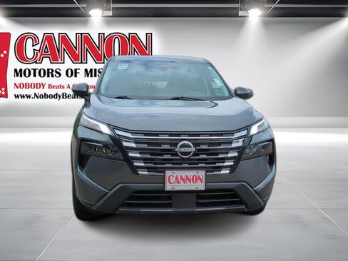 Used 2025 Nissan Rogue S AWD/4WD image 2