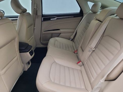 Used 2016 Ford Fusion SE w/ Equipment Group 202A image 18