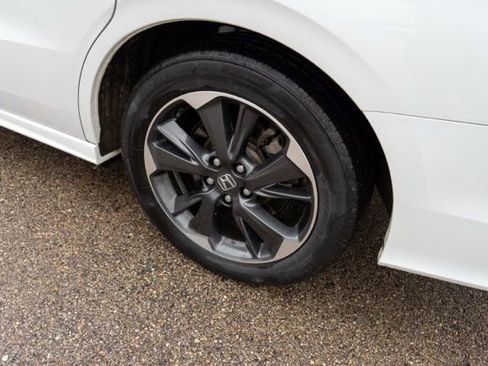 Used 2023 Honda Odyssey Elite image 12