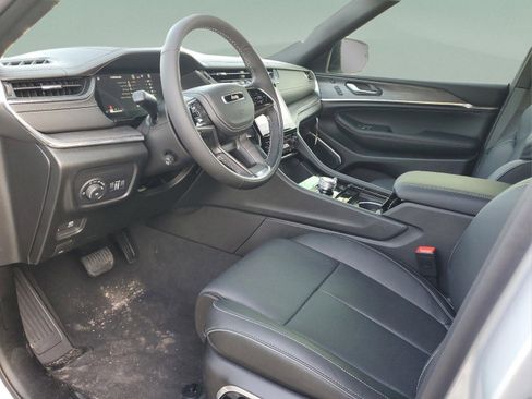 New 2025 Jeep Grand Cherokee Overland w/ Luxury Tech Group IV image 12