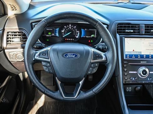Used 2020 Ford Fusion Energi Titanium image 18