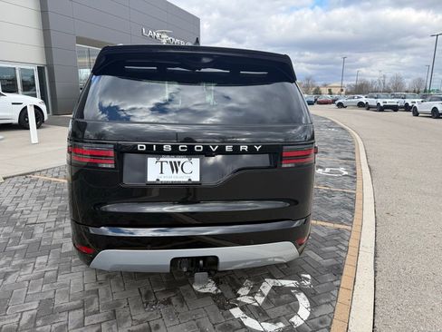 Used 2025 Land Rover Discovery Metropolitan Edition image 6