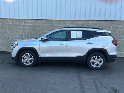 Used 2022 GMC Terrain SLE w/ Driver Convenience Package FWD image 36