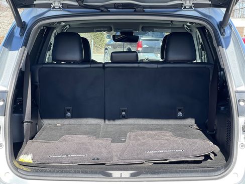 Used 2019 Toyota Highlander XLE image 31