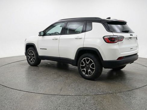 Used 2025 Jeep Compass Trailhawk AWD/4WD image 6
