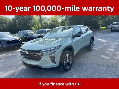 Used 2024 Chevrolet Trax RS w/ Sunroof Package FWD image 6