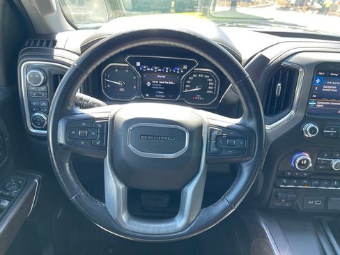Used 2022 GMC Sierra 3500 Denali w/ Denali Black Diamond Edition AWD/4WD image 5