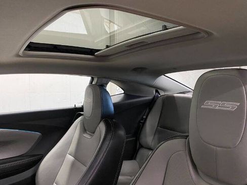 Used 2010 Chevrolet Camaro SS w/ RS Package image 13