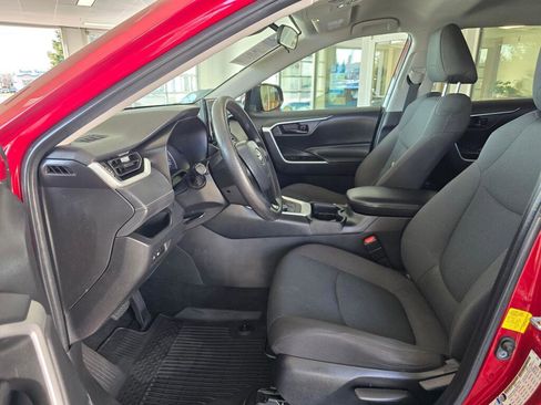 Used 2021 Toyota RAV4 LE image 22