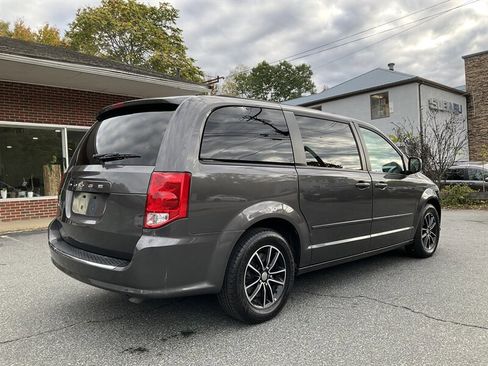 Used 2015 Dodge Grand Caravan SXT image 5