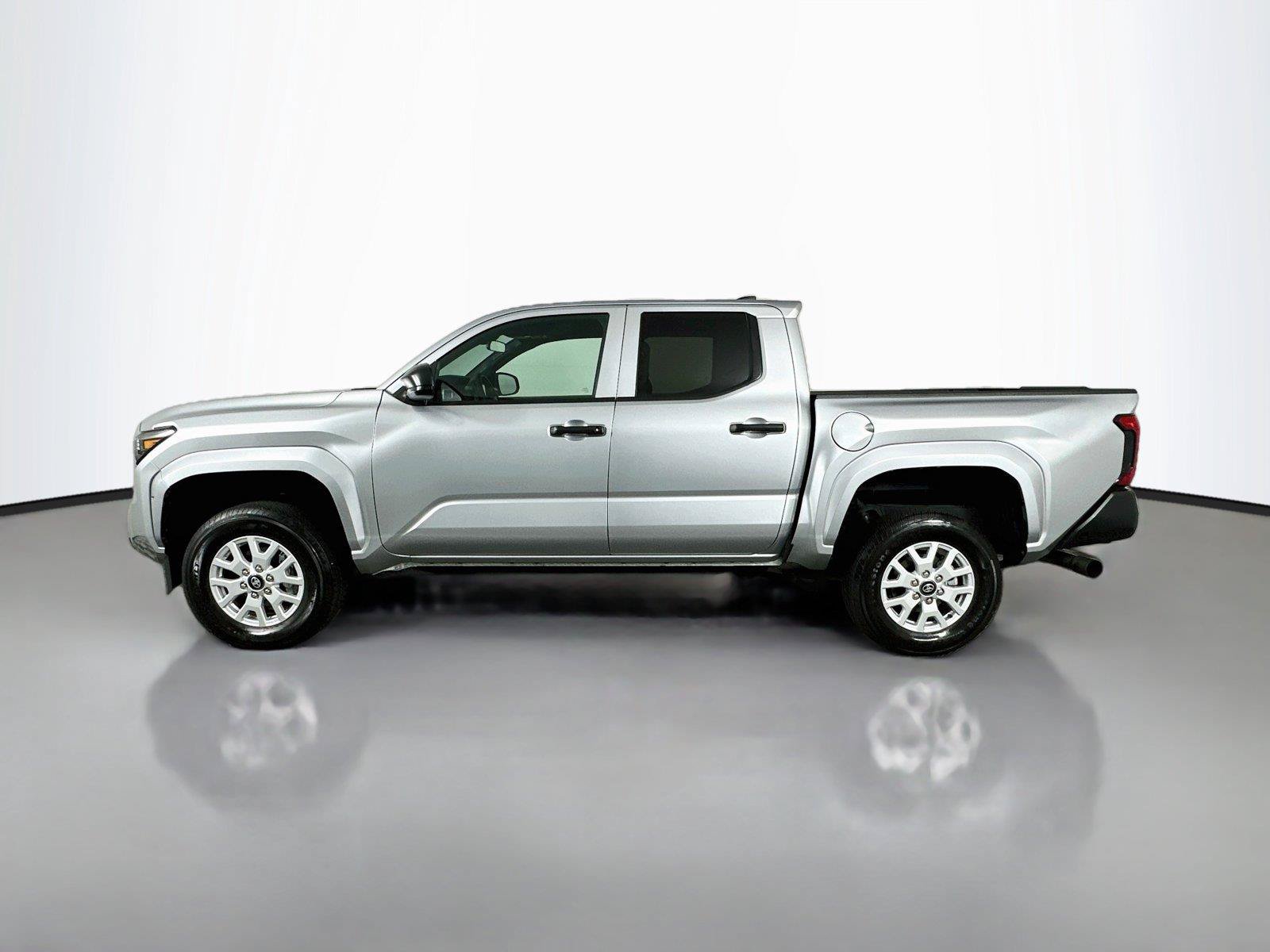 Used 2024 Toyota Tacoma SR RWD image 8