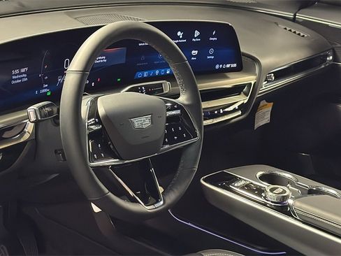 Used 2025 Cadillac Lyriq Sport image 26