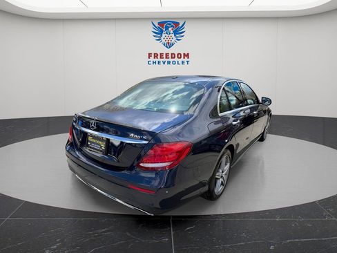 Used 2017 Mercedes-Benz E 300 4MATIC image 7
