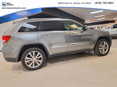 Used 2013 Jeep Grand Cherokee Overland w/ Advance Technology Group image 13