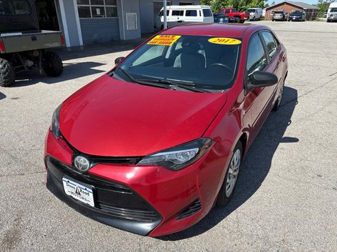 Used 2017 Toyota Corolla LE FWD image 7