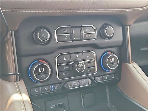 Used 2022 Chevrolet Tahoe High Country AWD/4WD image 15
