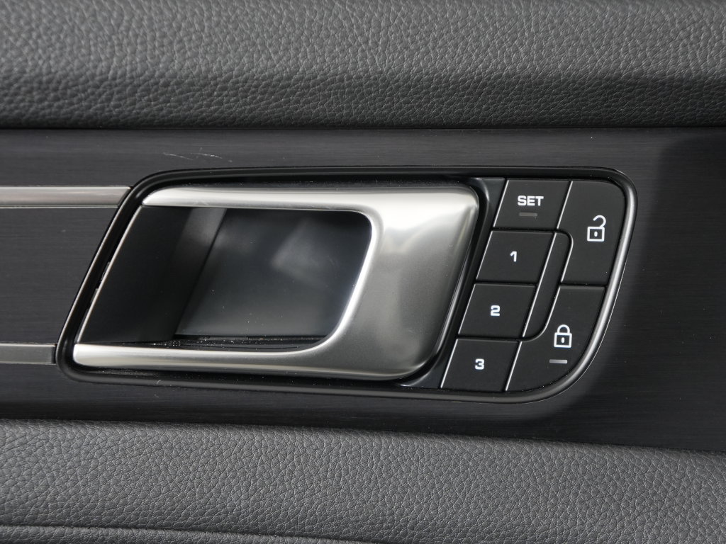 Used 2023 Porsche Panamera 4 Platinum Edition w/ Assistance Package AWD/4WD image 19