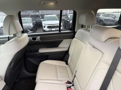 Used 2025 Hyundai Santa Fe SEL image 42