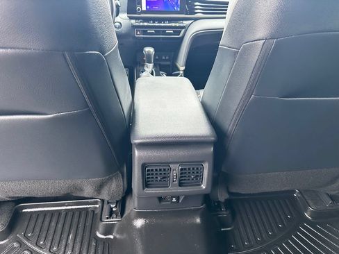 Used 2025 Toyota Camry SE FWD image 30