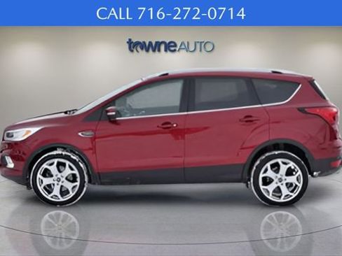 Used 2019 Ford Escape Titanium image 2