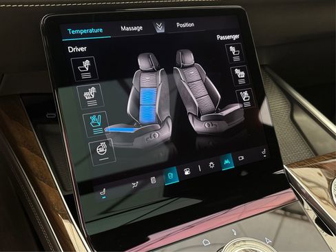 New 2025 Cadillac Escalade ESV Sport Platinum image 33