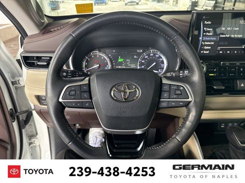 Used 2022 Toyota Highlander Platinum AWD/4WD image 21