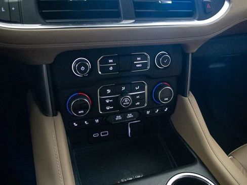 Used 2024 Chevrolet Tahoe Premier AWD/4WD image 34